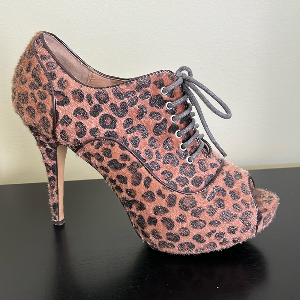 Pia Di Franco leopard print peep toe booties